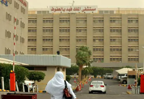 "L'ha fatta partorire un uomo". E il marito saudita spara al medico