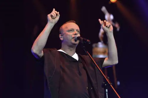 Gigi D'Alessio come Fedez: lascia la Siae