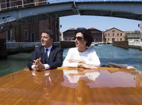 Renzi ha paura e fugge dalle piazze