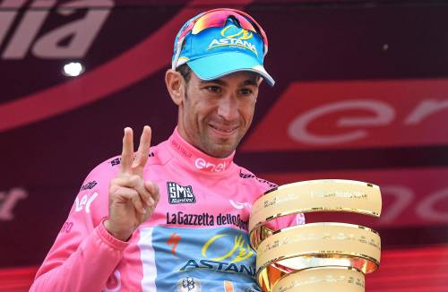 Nibali si gode la rosa. "E adesso cerco l'oro"