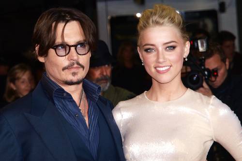 Il divorzio di Depp a sfondo lesbo: "Amber frequenta Cara Delevingne"