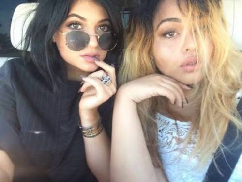 Le foto di Kylie Jenner per far morire di gelosia l'ex