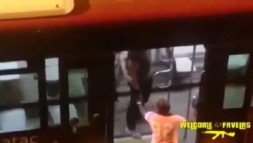 Roma, rissa furibonda tra romeni e africani