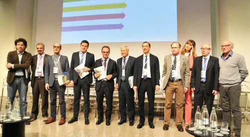 Nove candidati a confronto Faccia a faccia al Manzoni