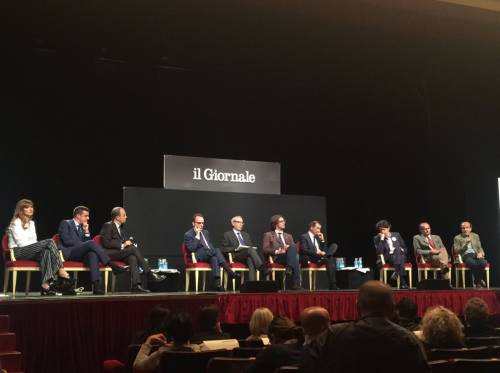 I nove candidati sindaci a Milano al Teatro Manzoni