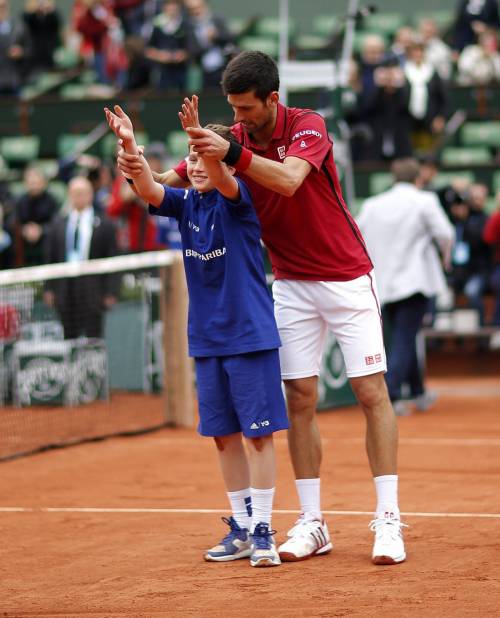 Lo splendido regalo di Djokovic al raccattapalle