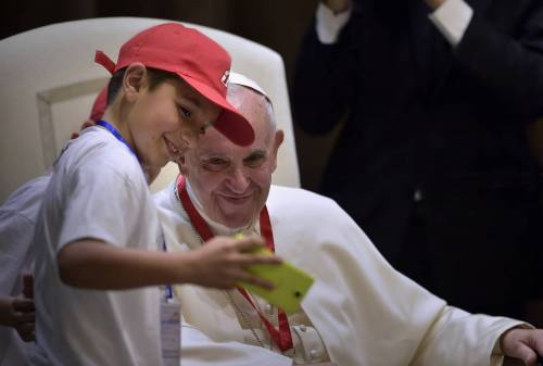 Papa Francesco: "Via quei vescovi che tacciono sugli abusi sessuali ai minori"
