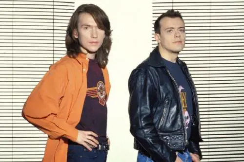 La serie tv sugli 883 e la provincia senza ideologia