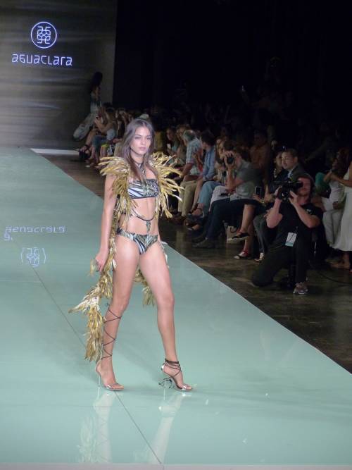 I bikini alla fashion week di Miami: l'imperativo è essere sexy