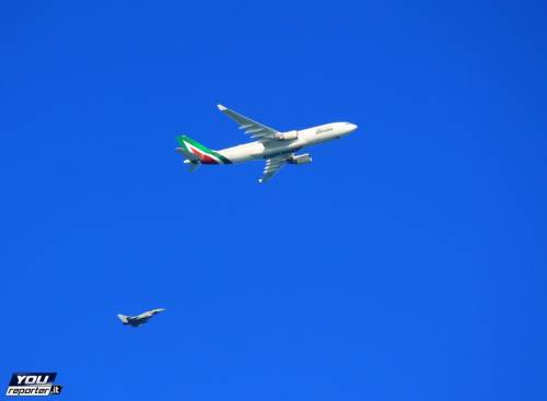 Aereo non risponde, paura in Italia: decollano due Eurofighter