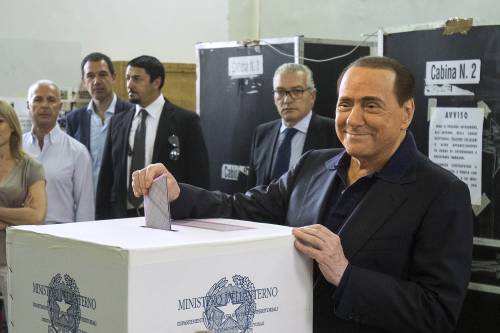 Roma, Silvio Berlusconi: "Senza coscienza chi vota Raggi o Giachetti"