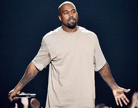 I fan di Kanye West distruggono automobili