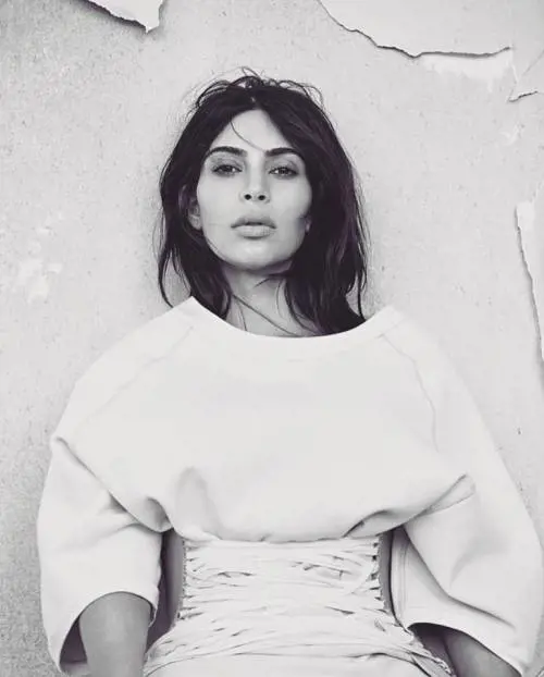 Kim Kardashian: "Se non vi piaccio nuda non guardatemi"