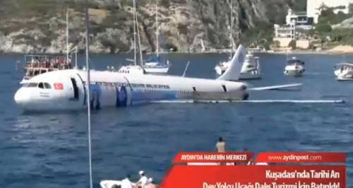 Turchia, aereo inabissato per attrarre i turisti