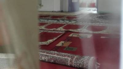 Orrore nel centro profughi: si ammazzano in moschea
