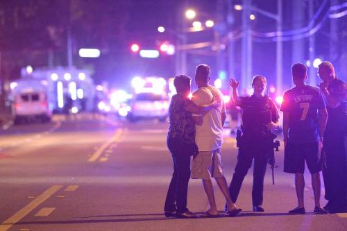 Orlando, attacco ad un locale gay: 20 morti