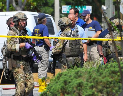 Così la rete dell'islam radicale ha "armato" il killer di Orlando