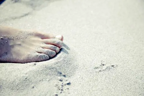 Piedi belli e in salute per l'estate: consigli pratici