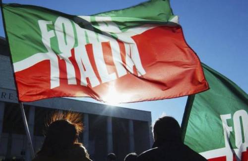Dopo liti e veti incrociati Forza Italia cerca la pace
