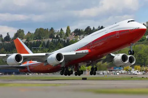 Iran, storico accordo con la Boeing per nuova flotta aerea civile