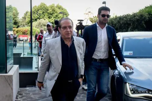 Berlusconi è uscito dalla terapia intensiva