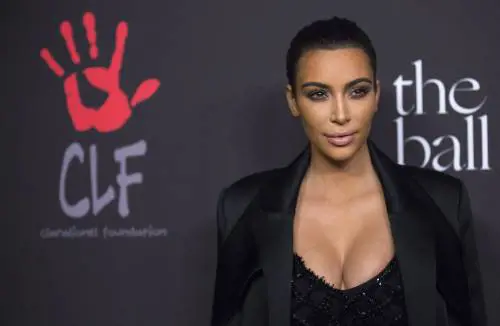 Kim Kardashian: topless per GQ