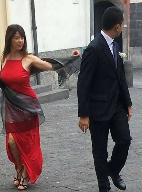 Silvia Virgulti, la compagna di Di Maio: tacchi e abito rosso
