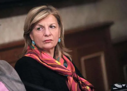 Scandalo sulla senatrice del Pd: si fa sanare la mansarda abusiva