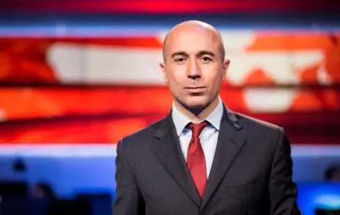 Lo sfogo di Semprini in tv: "Un giornale ha infiltrato una spia per gettare fango sul programma"