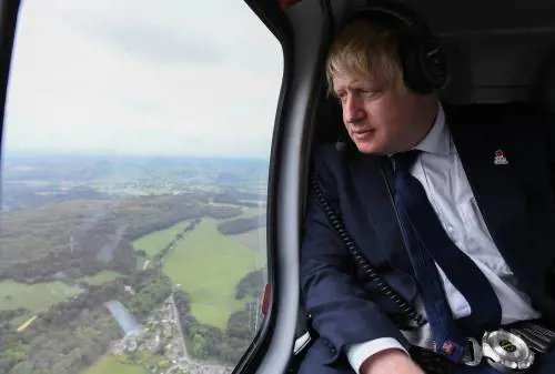 Boris Johnson fa un passo indietro. In campo May e Gove