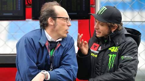 "La gara finisce qui, Rossi è terzo". La gaffe di Meda durante il MotoGp