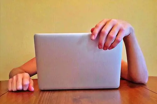 Masturbarsi per beneficenza: l'idea di un sito porno