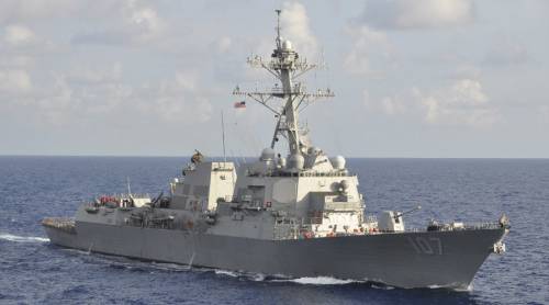 Mosca: "nave da guerra Usa ha provocato nostra fregata nel Mediterraneo"