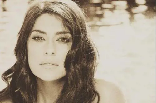 Elisa Isoardi, look audace alla presentazione dei palinsesti Rai