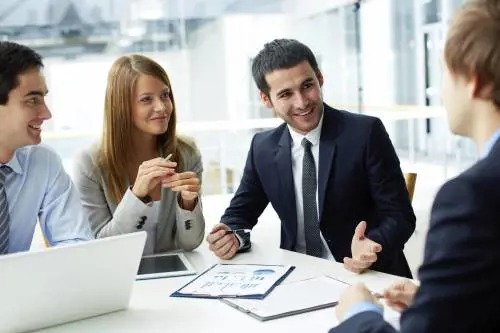 Il lavoro dei sogni esiste davvero: ferie illimitate e tutto rimborsato