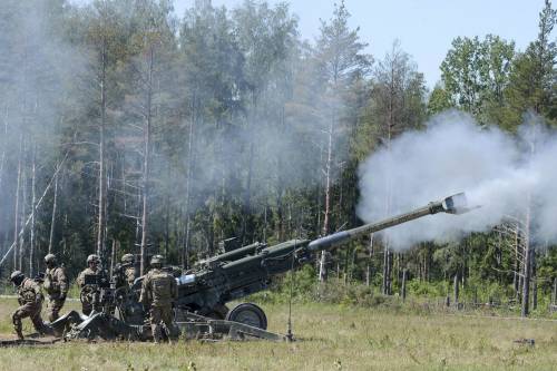 La Nato si allarga a Est e Mosca prepara i missili