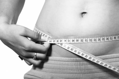 Donna di 220 chili diventa ricca mostrando il suo corpo nudo