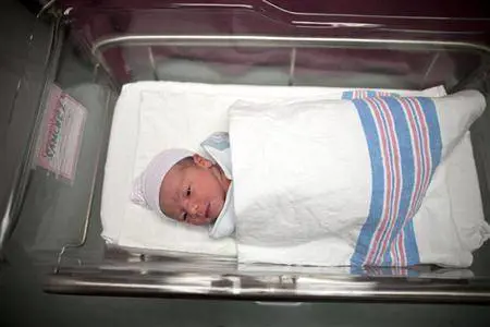 Milano, una donna ha cercato di rapire una neonata in ospedale: fermata