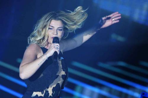 Emma Marrone, bikini mozzafiato: Nina Moric le fa i complimenti