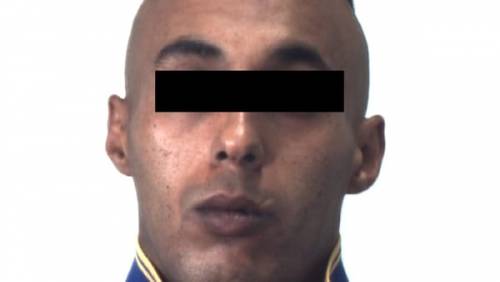 Le punta il coltello alla gola e la stupra: violenza choc dell'immigrato