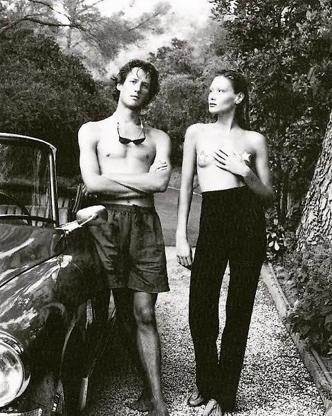Carla Bruni, topless inedito col fratello Virginio