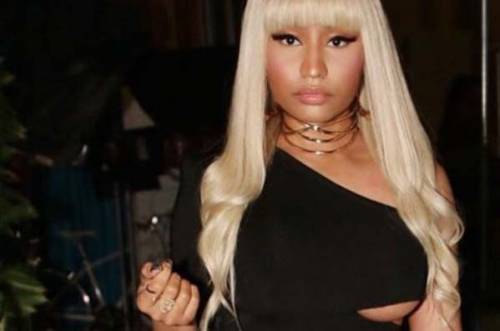 Nicki Minaj, ecco il look bondage in immagini