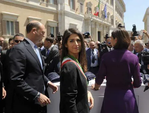 Pronta la Giunta per Roma: la Raggi trova la (s)quadra