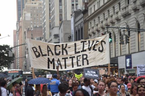 Due anni di tensione tra afroamericani e polizia