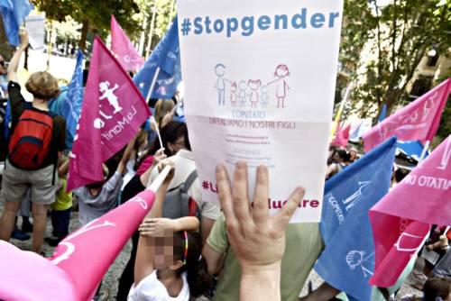 Gender-follia nel Lazio, arriva la protesta