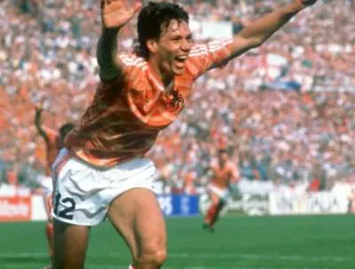 1988, è l’Europeo di Gullit e Van Basten. L’Unione Sovietica chiude un’epoca
