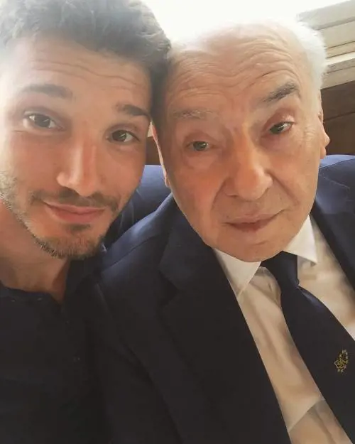Lutto per Stefano De Martino, è morto il nonno