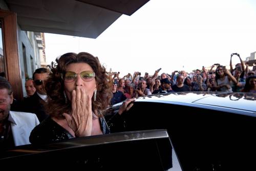 Napoli "adotta" Sophia Loren: diventa cittadina onoraria