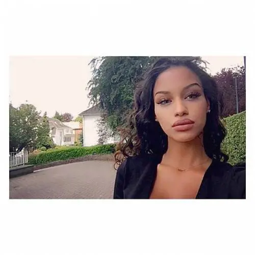 Fanny Neguesha: dopo Balotelli "mai più con un calciatore"