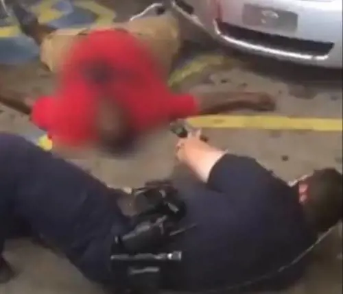 L'afroamericano ucciso ​era stato fermato 52 volte